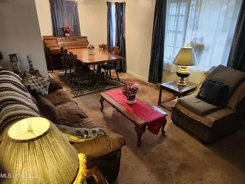 Living - 3632 Wabash St, Jackson, MS 39213 photo 1 of 2