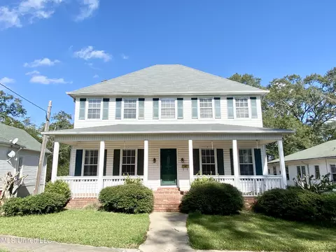 214 W Green St, Hazlehurst, MS 39083