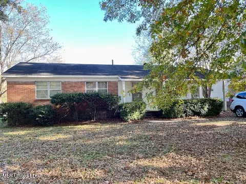 208 Camille St, Senatobia, MS 38668