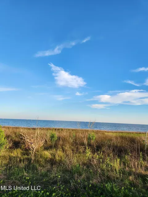 5099 Ioor Ave, Bay Saint Louis, MS 39520