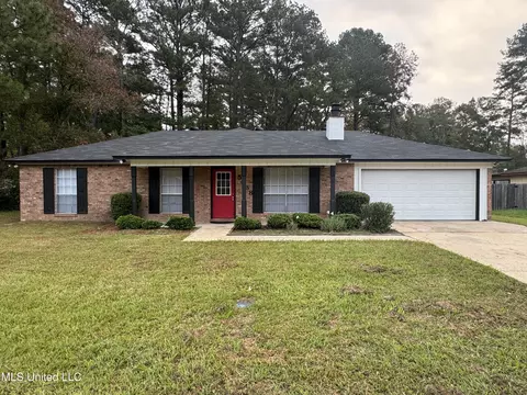 5068 Raintree Dr, Byram, MS 39272