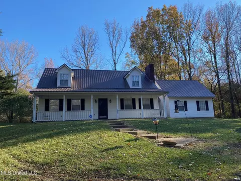 2085 Yellowdog Rd, Senatobia, MS 38668