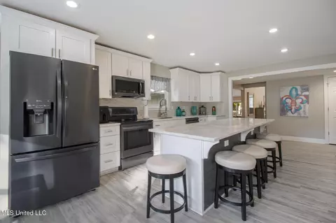 Kitchen - 2 Briar Patch Ln, Gulfport, MS 39507 photo 2 of 2