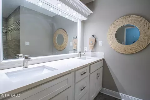 Bath - 2 Briar Patch Ln, Gulfport, MS 39507 photo 2 of 7
