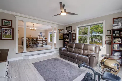 Living - 2 Briar Patch Ln, Gulfport, MS 39507 photo 1 of 1