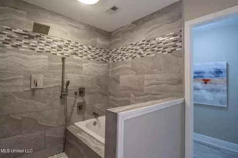 Bath - 2 Briar Patch Ln, Gulfport, MS 39507 photo 4 of 7