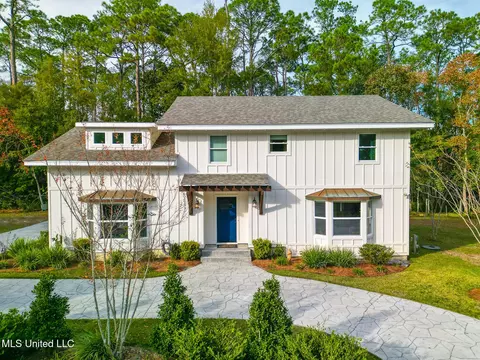 2 Briar Patch Ln, Gulfport, MS 39507