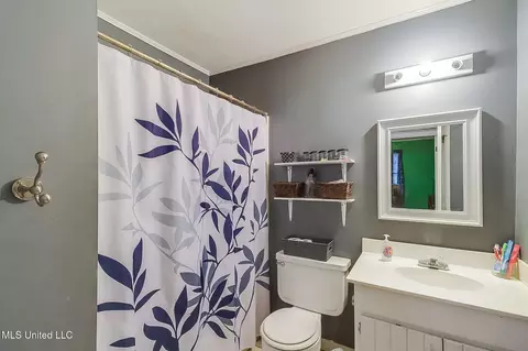 Bath - 6200 Juniper Dr, Vancleave, MS 39565 photo 1 of 2