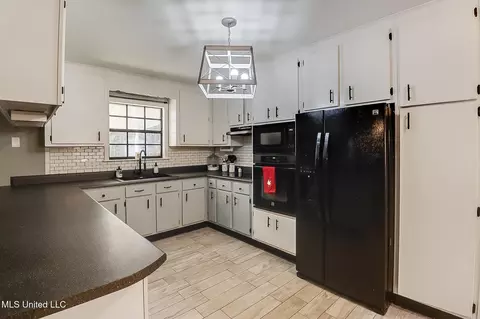 Kitchen - 6200 Juniper Dr, Vancleave, MS 39565 photo 2 of 3