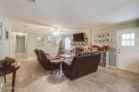 Living - 6200 Juniper Dr, Vancleave, MS 39565 photo 1 of 1