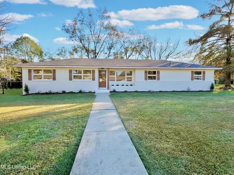200 Dallas St, Crystal Springs, MS 39059