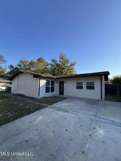 5524 Picidally Cir, Gautier, MS 39553