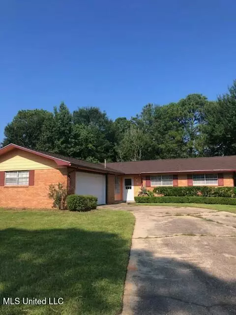 7 Wingate Dr, Gulfport, MS 39503
