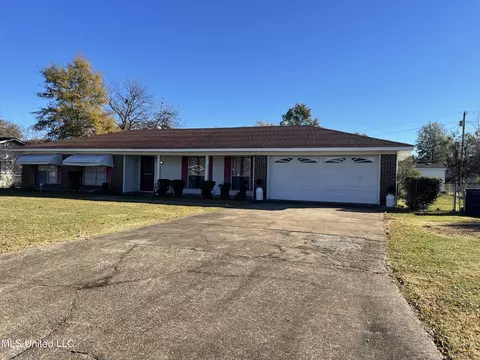 1308 Miller Dr, Clarksdale, MS 38614