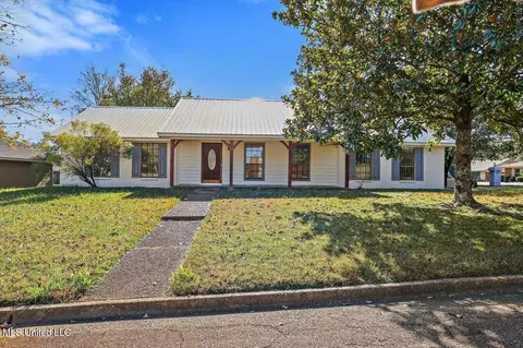 1335 Cherrywood Dr, Clinton, MS 39056