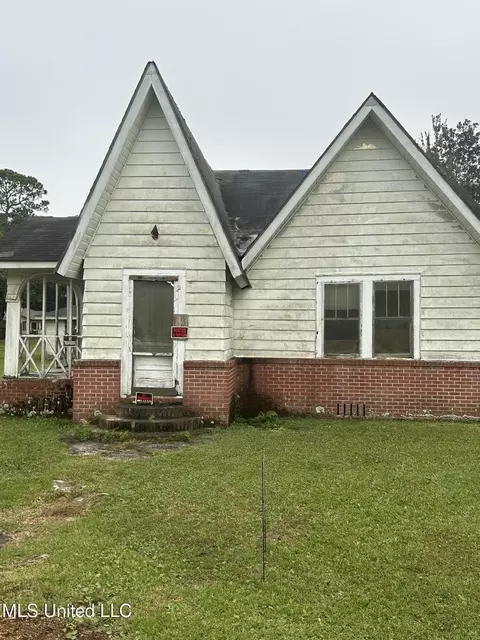 6400 Gregory St, Moss Point, MS 39563 photo 1