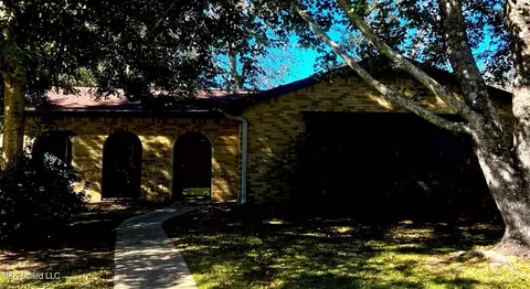 15301 Lansing Dr, Biloxi, MS 39532