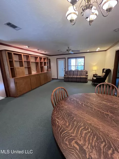 111 E Pittman Cir, Pearl, MS 39208 photo 3