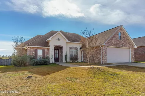 16 W Chapel Hill Blvd, Hattiesburg, MS 39402