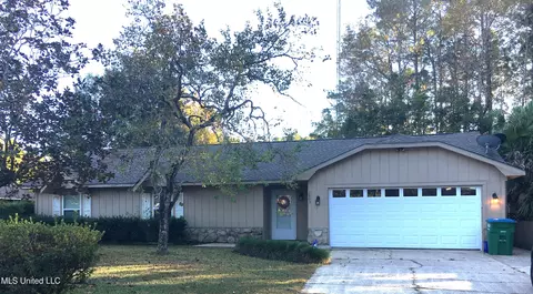 1805 Stillwater Dr, Gautier, MS 39553