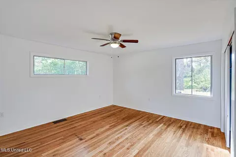 Bedroom - 4325 Ridgewood Rd, Jackson, MS 39211 photo 3 of 4