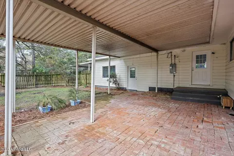 Exterior - 4325 Ridgewood Rd, Jackson, MS 39211 photo 6 of 7
