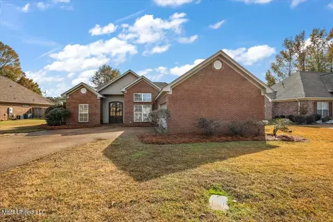 459 Huntington Dr, Byram, MS 39272