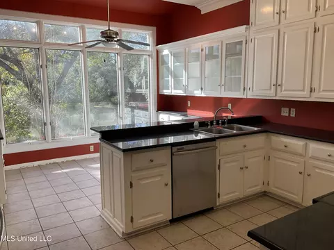 44 Avery Cir, Jackson, MS 39211 photo 8
