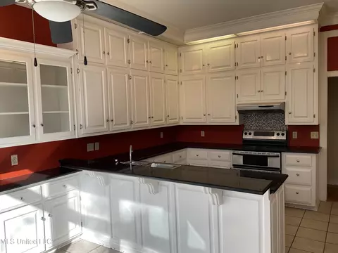 44 Avery Cir, Jackson, MS 39211 photo 9
