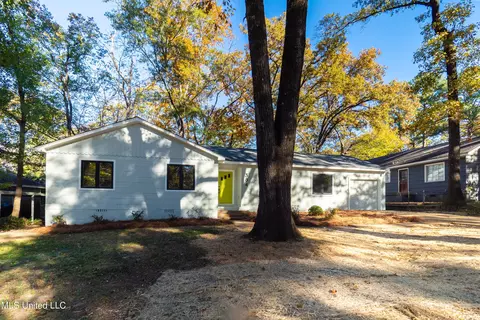 384 Naples Rd, Jackson, MS 39206