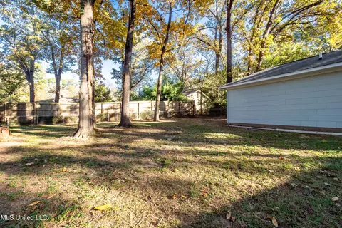 Exterior - 384 Naples Rd, Jackson, MS 39206 photo 4 of 4