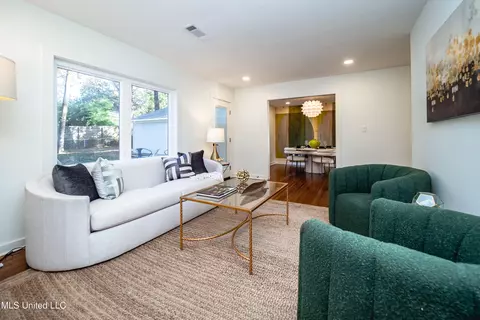 Living - 384 Naples Rd, Jackson, MS 39206 photo 1 of 1