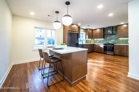 Kitchen - 384 Naples Rd, Jackson, MS 39206 photo 2 of 5