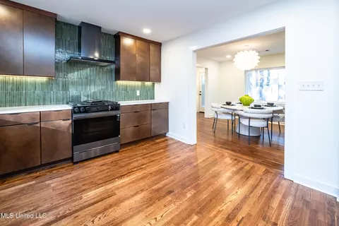 Kitchen - 384 Naples Rd, Jackson, MS 39206 photo 5 of 5