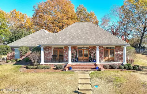 3 Holly Ct, Pearl, MS 39208