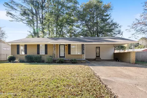 503 Camille St, Senatobia, MS 38668