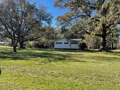 1008 E Georrgetown St, Crystal Springs, MS 39059
