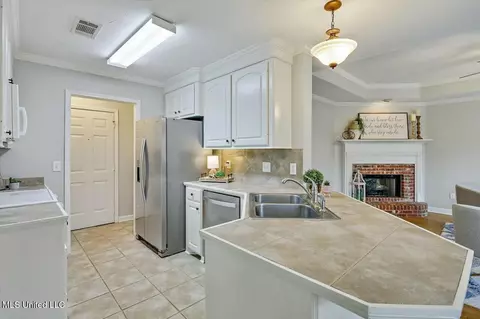 304 Silverleaf Cv, Brandon, MS 39047 photo 13