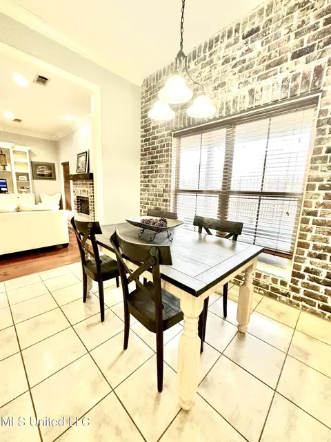 Dining - 715 Tortoise Rdg, Brandon, MS 39047 photo 1 of 1