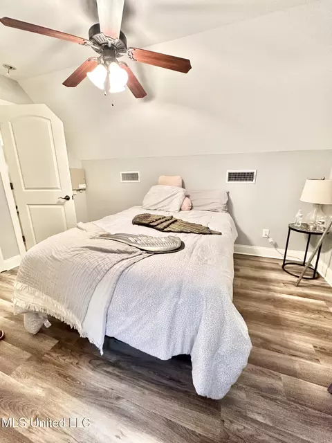 Bedroom - 715 Tortoise Rdg, Brandon, MS 39047 photo 3 of 4
