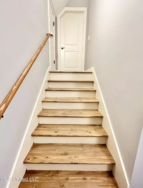 Entry Way - 715 Tortoise Rdg, Brandon, MS 39047 photo 3 of 3
