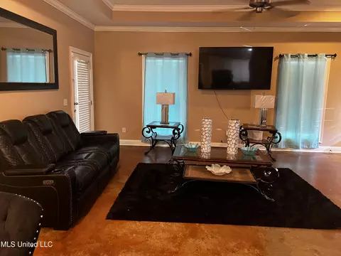 Living - 508 Lyon St, Canton, MS 39046 photo 2 of 3