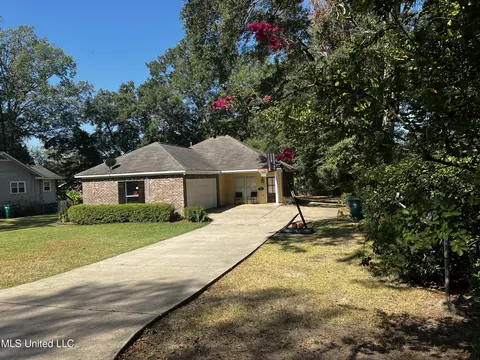508 Lyon St, Canton, MS 39046
