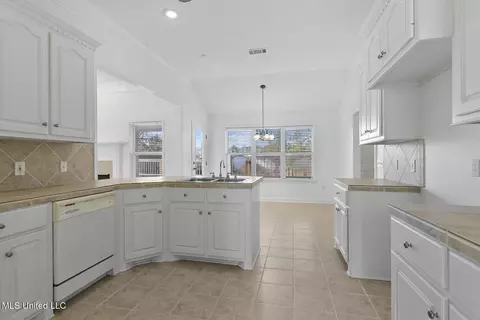 255 Cherry Bark Dr, Brandon, MS 39047 photo 8