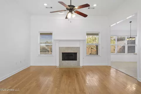 255 Cherry Bark Dr, Brandon, MS 39047 photo 4