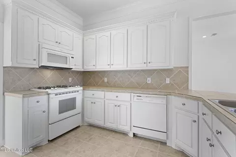 255 Cherry Bark Dr, Brandon, MS 39047 photo 9