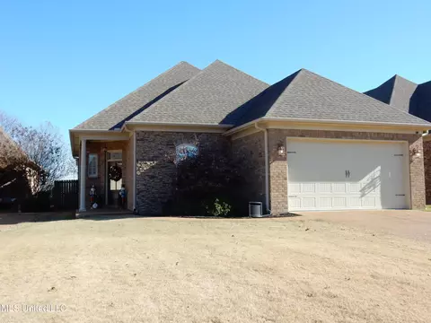 110 Claire Cv, Senatobia, MS 38668