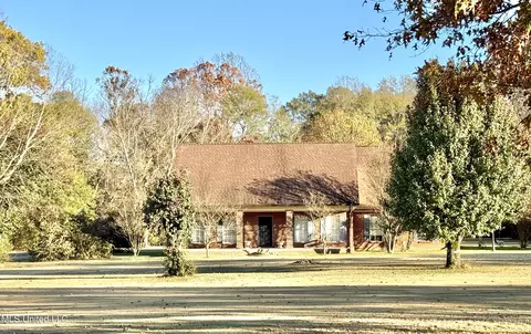 2425 Perry Rd, Grenada, MS 38901