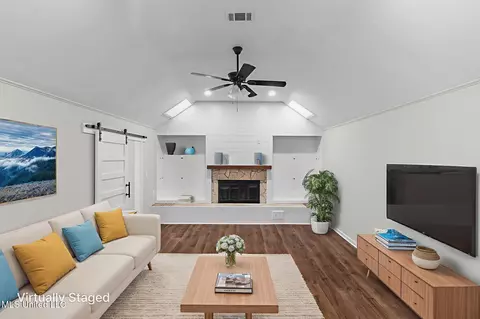 Living - 112 Louis Wilson Dr, Brandon, MS 39042 photo 5 of 6