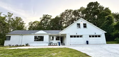 Exterior - 112 Louis Wilson Dr, Brandon, MS 39042 photo 1 of 10